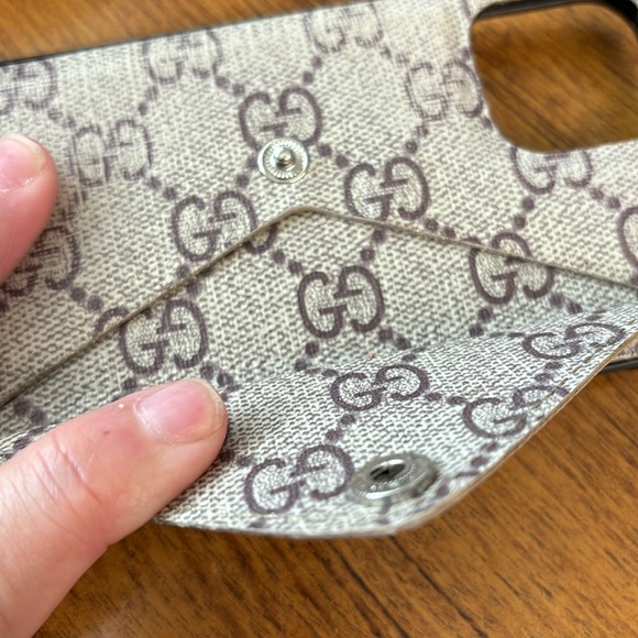 iPhone 12 case with pocket button close - Picture 2 of 3